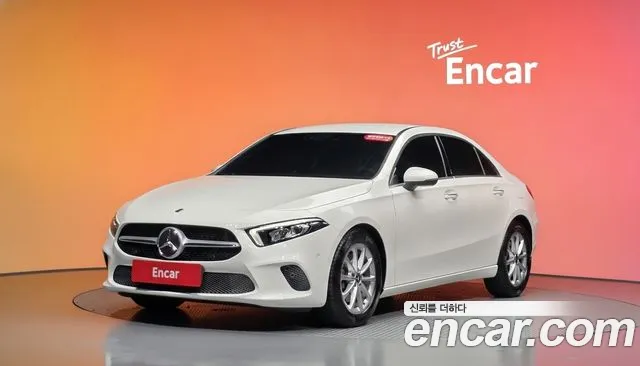 Mercedes-Benz A-Class 2020 — photo 1