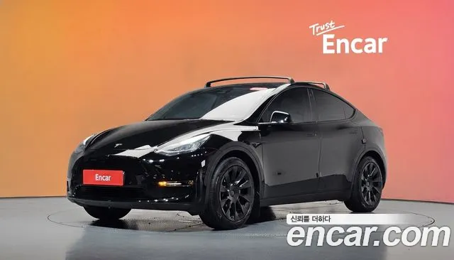 Tesla Model Y 2021 — photo 1