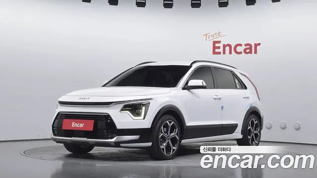 Kia Niro 2022 — photo 1