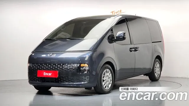 Hyundai Staria 2022 — photo 1
