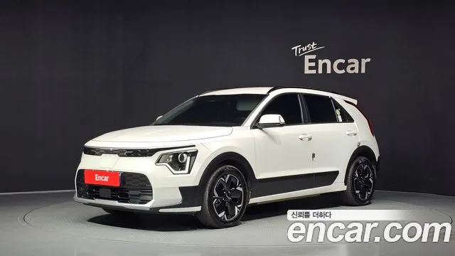 Kia Niro 2023 — photo 1