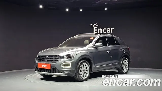 Volkswagen T-Roc 2021 — photo 1