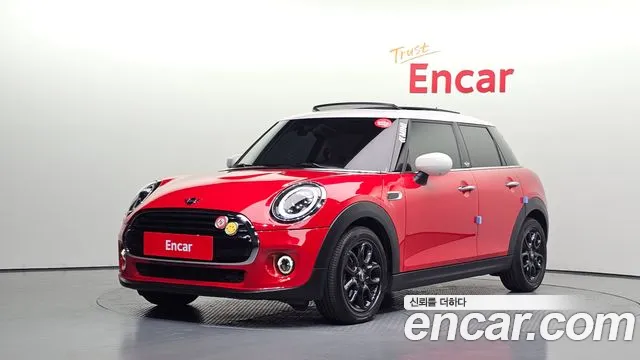 Mini Cooper 2020 — photo 1