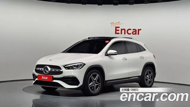 Mercedes-Benz GLA-Class 2020 — photo 1