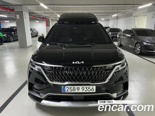 Kia Canival 2023 — photo 1