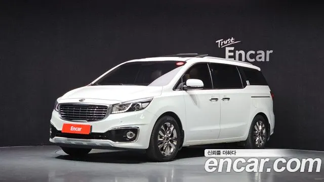 Kia Canival 2015 — photo 1