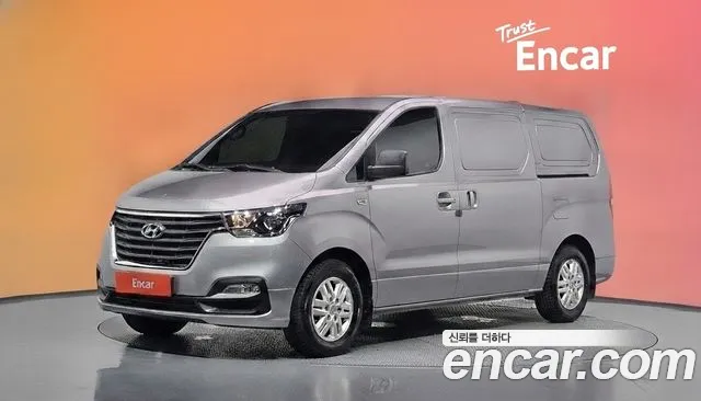 Hyundai Starex 2021 — photo 1