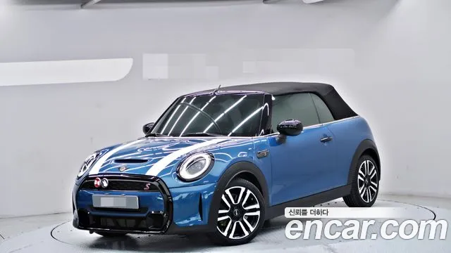 Mini Cooper Convertible 2024 — photo 1