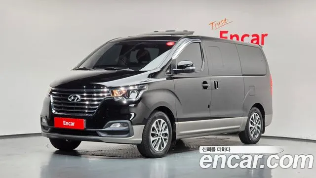 Hyundai Starex 2019 — photo 1