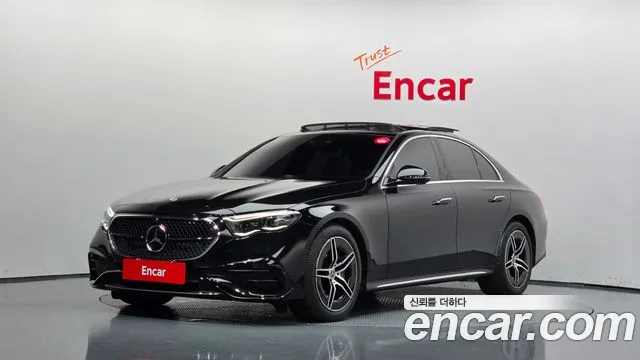 Mercedes-Benz E-Class 2025 — photo 1
