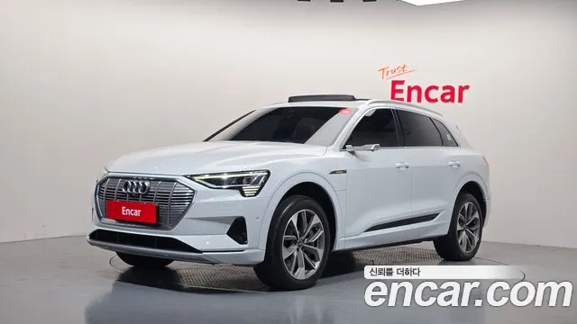 Audi e-tron 2022 — photo 1