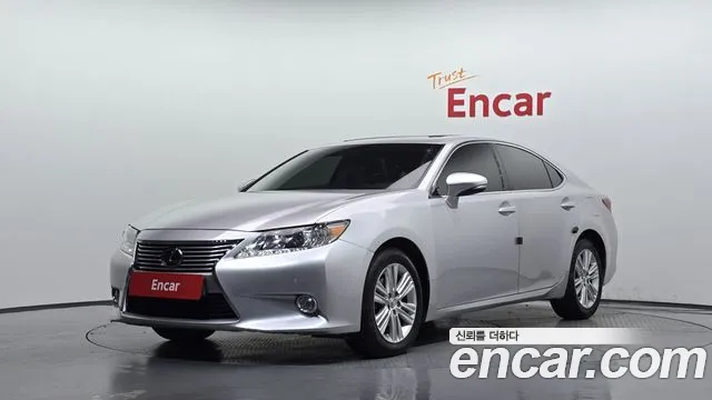 Lexus ES 2013 — photo 1