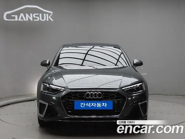 Audi A4 2021 — photo 1