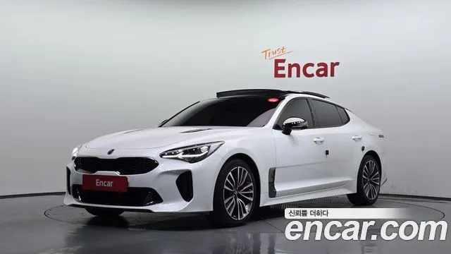 Kia Stinger 2018 — photo 1