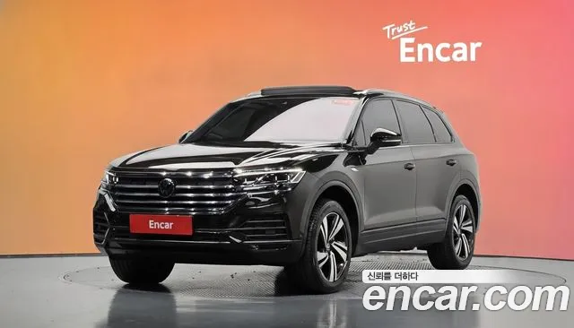 Volkswagen Touareg 2023 — photo 1