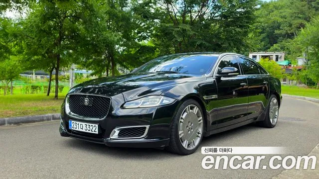Jaguar XJ 2018 — photo 1