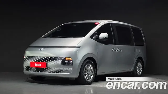 Hyundai Staria 2022 — photo 1