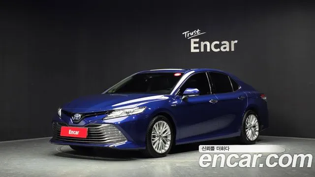 Toyota Camry 2018 — photo 1