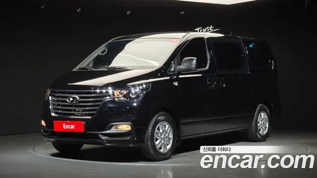 Hyundai Starex 2020 — photo 1