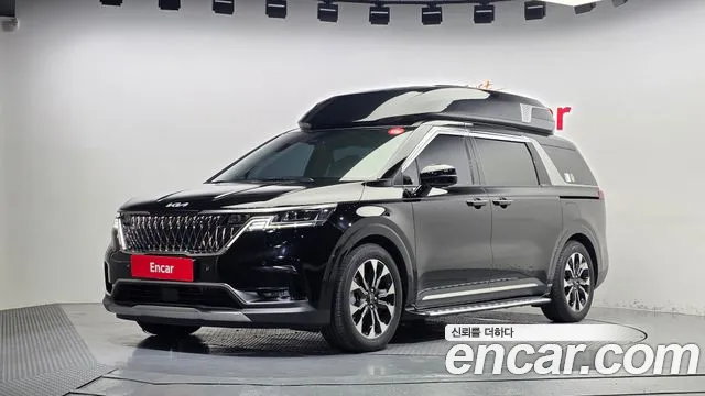Kia Canival 2023 — photo 1
