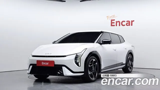 Kia EV4 2026 — photo 1