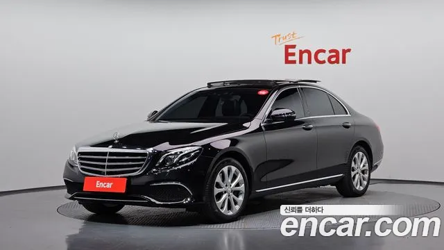 Mercedes-Benz E-Class 2017 — photo 1