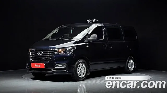 Hyundai Starex 2019 — photo 1