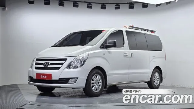 Hyundai Starex 2017 — photo 1