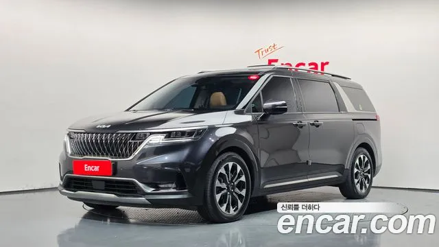 Kia Canival 2023 — photo 1