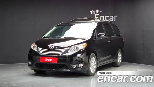 Toyota Sienna 2014 — photo 1