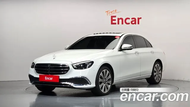 Mercedes-Benz E-Class 2023 — photo 1