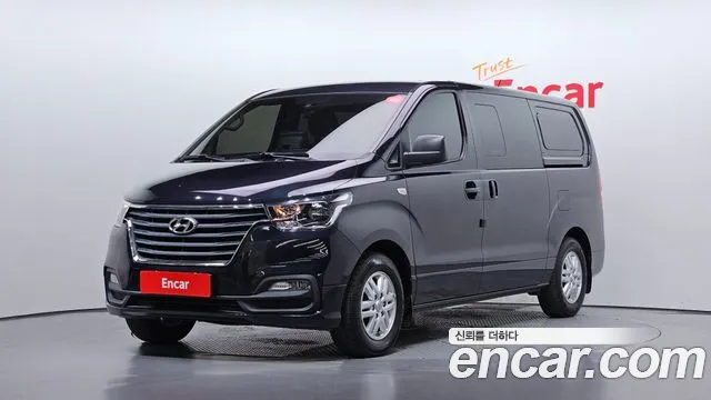 Hyundai Starex 2020 — photo 1