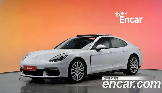 Porsche Panamera 2018 — photo 1