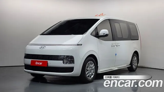 Hyundai Staria 2026 — photo 1