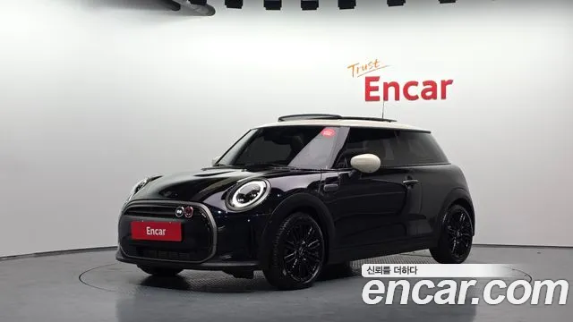 Mini Cooper 2023 — photo 1