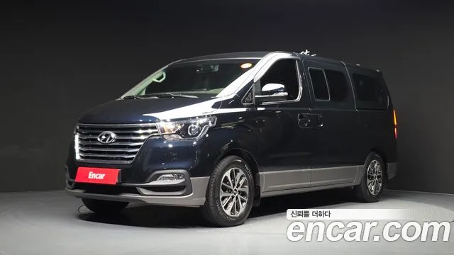 Hyundai Starex 2019 — photo 1