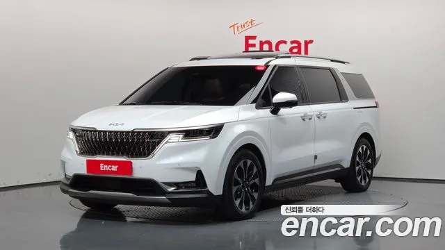 Kia Canival 2023 — photo 1