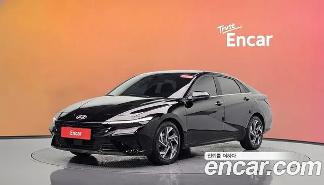 Hyundai AVANTE 2024 — photo 1