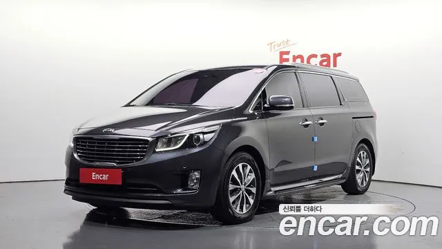 Kia Canival 2017 — photo 1