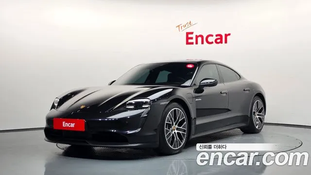 Porsche Taycan 2022 — photo 1