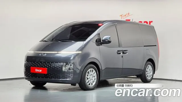 Hyundai Staria 2022 — photo 1