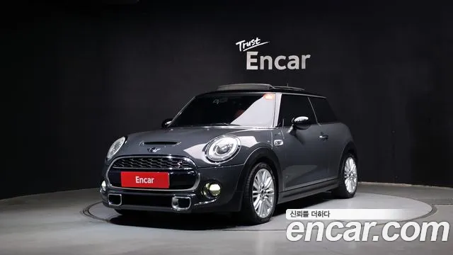 Mini Cooper 2014 — photo 1