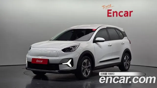 Kia Niro 2023 — photo 1