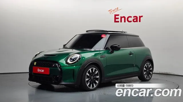 Mini Cooper 2022 — photo 1