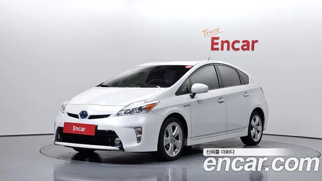 Toyota Prius 2012 — photo 1