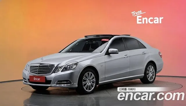 Mercedes-Benz E-Class 2012 — photo 1