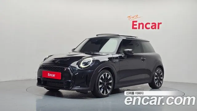 Mini Cooper 2023 — photo 1