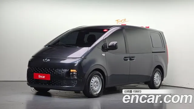 Hyundai Staria 2022 — photo 1