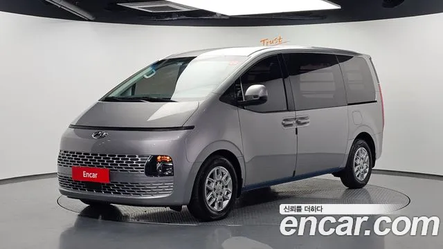 Hyundai Staria 2022 — photo 1