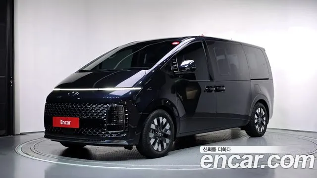 Hyundai Staria 2022 — photo 1